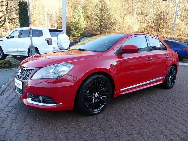 Rot Gebraucht 2011 Suzuki Kizashi Limousine | 9.990 € (Etwas zu teuer) - Bild 1/4