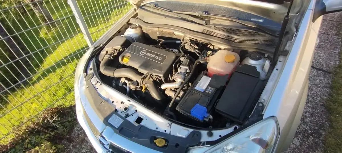Używany Opel Astra 125 KM (91 kW) 2008 Srebrny Kombi