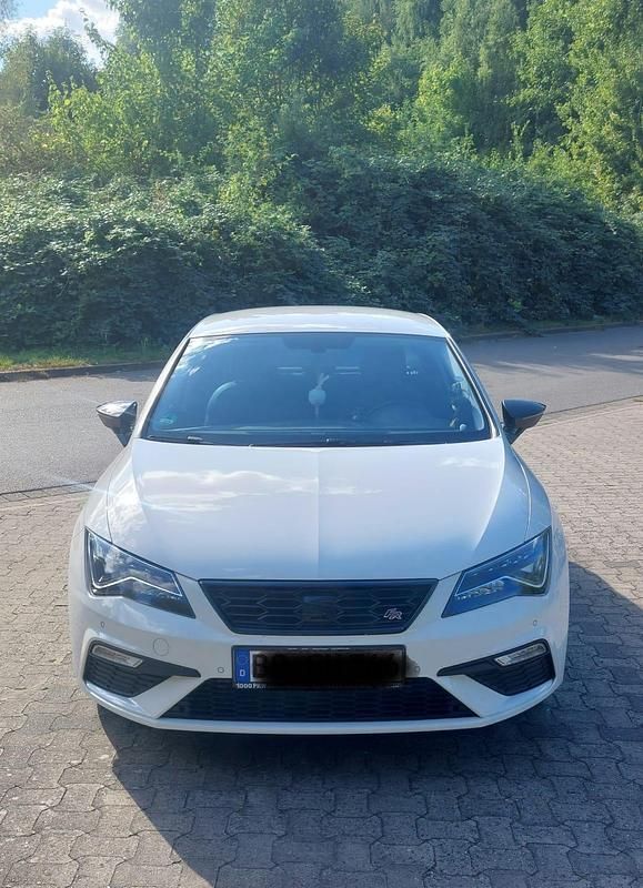 Weiß Gebraucht 2018 Seat Leon Kombi | 13.900 € (Fairer Preis) - Bild 1/4