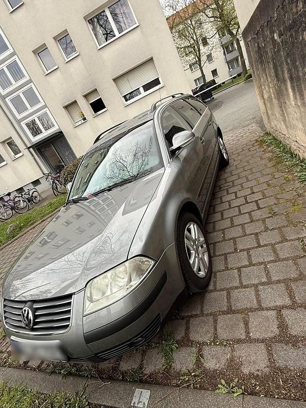 Second-hand VW Passat 116 CP (85 kW) 2004 Gri Break