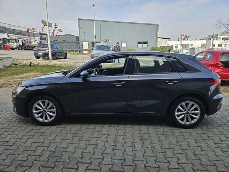 Gebraucht Audi A3 Basis 110 PS (80 kW) 2022 Grau Limousine
