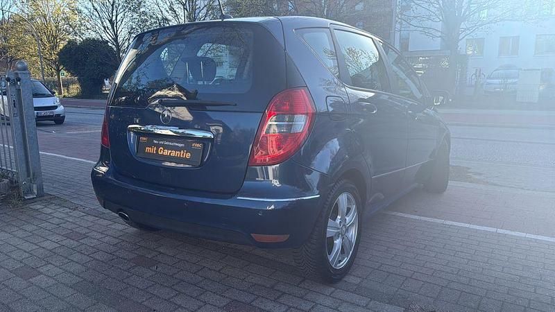 Gebraucht Mercedes A160 95 PS (69 kW) 2009 Blau Limousine