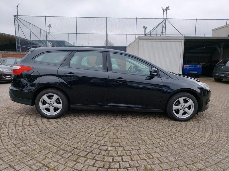 Usata Ford Focus 125 CV (91 kW) 2014 Nero Station wagon