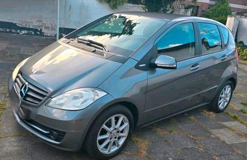 Schwarz Gebraucht 2010 Mercedes A160 Edition Limousine | 2.550 € (Guter Preis) - Bild 1/4