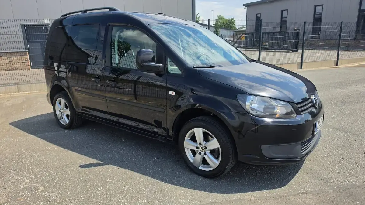 Gebraucht VW Caddy Edition 105 PS (77 kW) 2012 Schwarz Van / Kleinbus