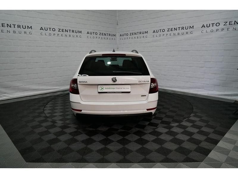 Gebraucht Skoda Octavia Tour 131 PS (96 kW) 2020 Weiß Kombi