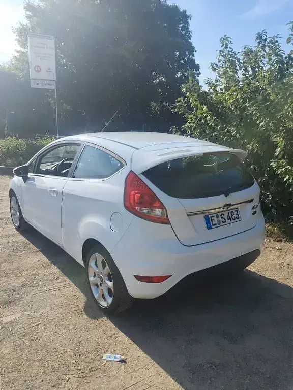 Gebraucht Ford Fiesta S 95 PS (69 kW) 2011 Weiß Limousine