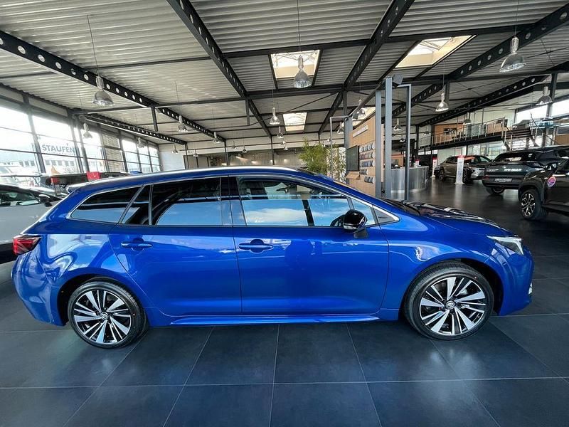 Neu Toyota Corolla 178 PS (130 kW) 2026 Blau Limousine