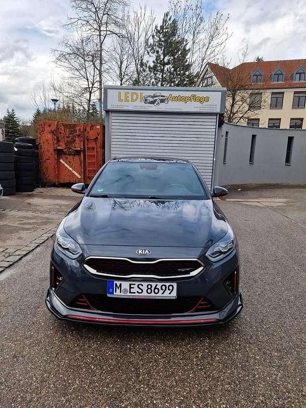 Grau Gebraucht 2020 Kia Ceed GT Limousine | 11.900 € (Superpreis) - Bild 1/4