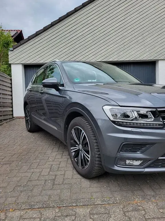 Gebraucht VW Tiguan Highline 179 PS (131 kW) 2018 Grau SUV