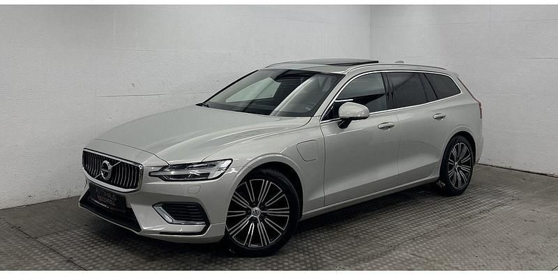Grau Gebraucht 2020 Volvo V60 Inscription Kombi | 26.400 € (Fairer Preis) - Bild 1/4