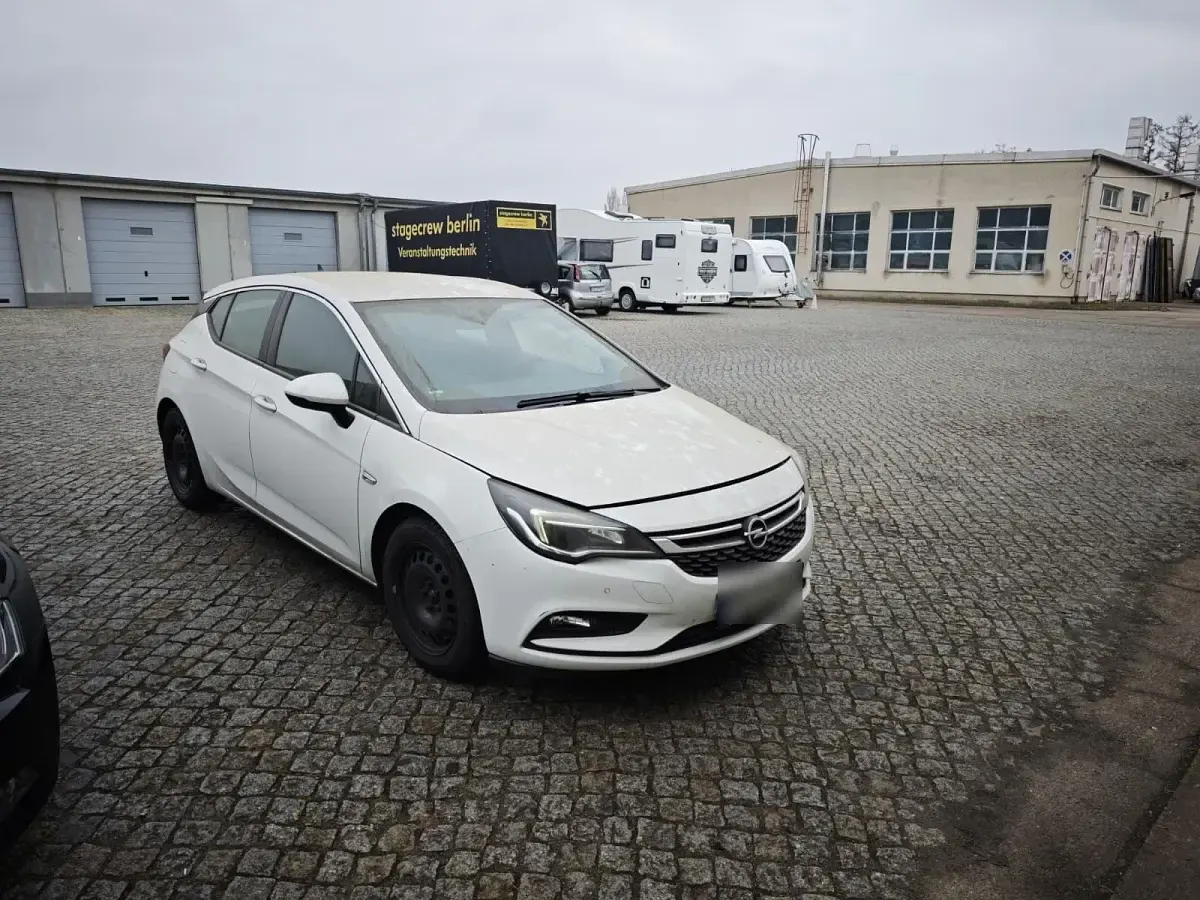 Gebraucht Opel Astra 160 PS (117 kW) 2017 Weiß Limousine