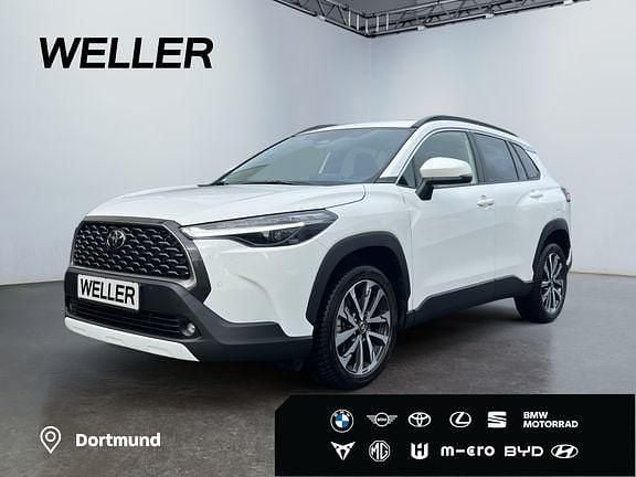 Weiss Gebraucht 2024 Toyota Corolla Cross Team SUV | 31.950 € (Guter Preis) - Bild 1/3