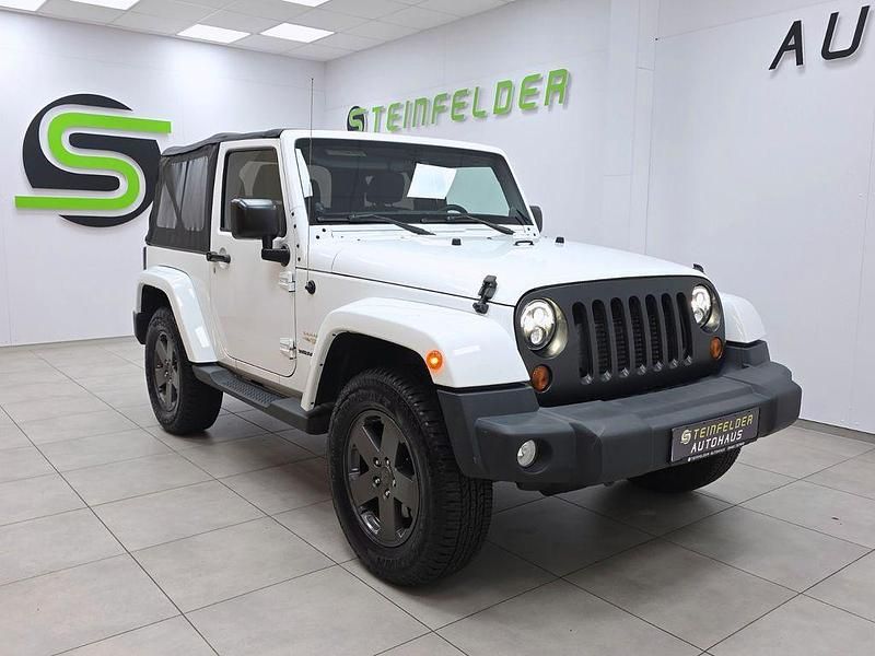 Weiß Gebraucht 2011 Jeep Wrangler Sahara SUV | 22.990 € - Bild 1/4