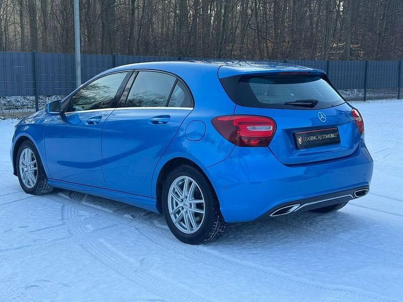 Gebraucht Mercedes A200 Exclusive 136 PS (100 kW) 2016 Blau Limousine