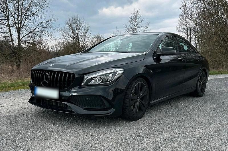 Gebraucht Mercedes CLA250 211 PS (155 kW) 2016 Schwarz Limousine