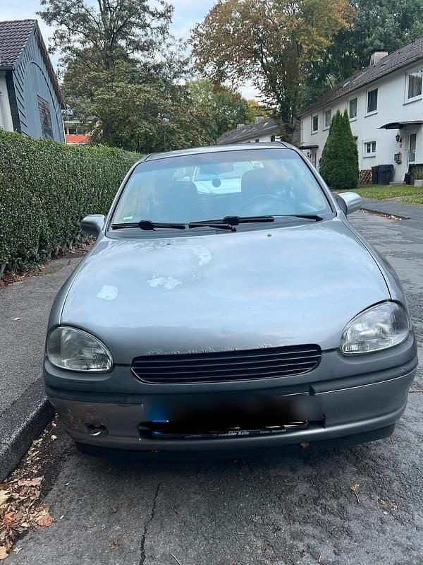 Silber Gebraucht 1997 Opel Corsa Kleinwagen | 900 € (Fairer Preis) - Bild 1/4