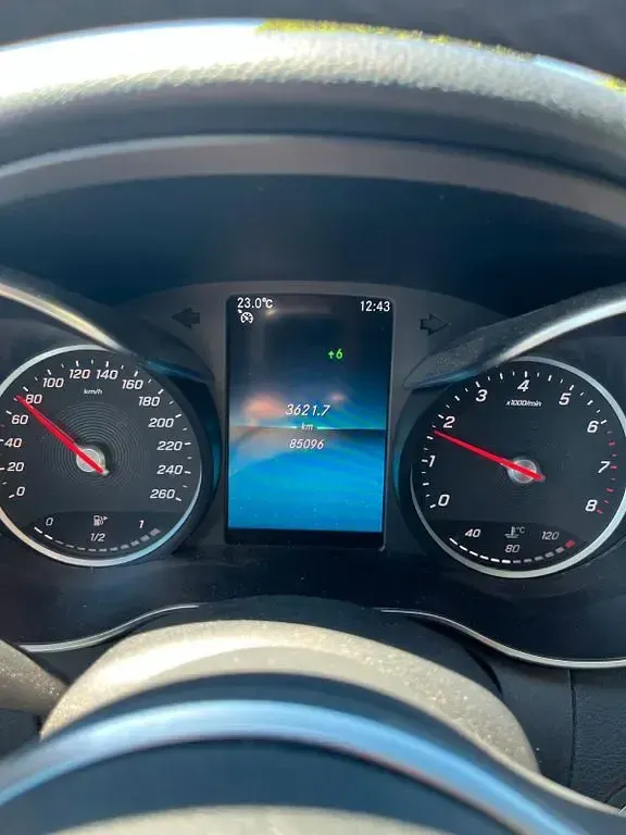 Gebraucht Mercedes C180 156 PS (114 kW) 2019 Schwarz Limousine