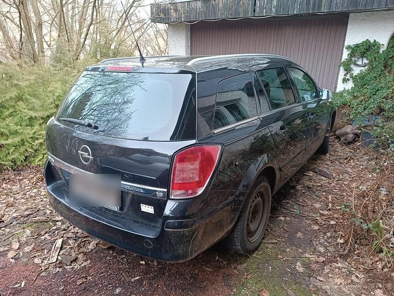 Gebraucht Opel Astra 115 PS (84 kW) 2008 Schwarz Kombi