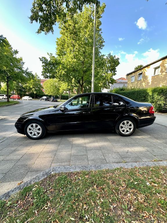 Gebraucht Mercedes E200 184 PS (135 kW) 2008 Schwarz Limousine