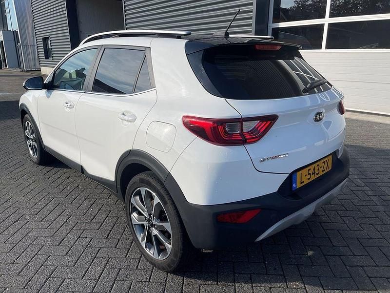 Gebraucht Kia Stonic 120 PS (88 kW) 2018 Weiß SUV