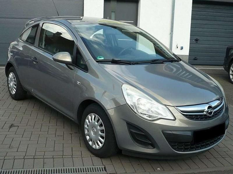 Grau Gebraucht 2012 Opel Corsa Limousine | 2.800 € (Fairer Preis) - Bild 1/4