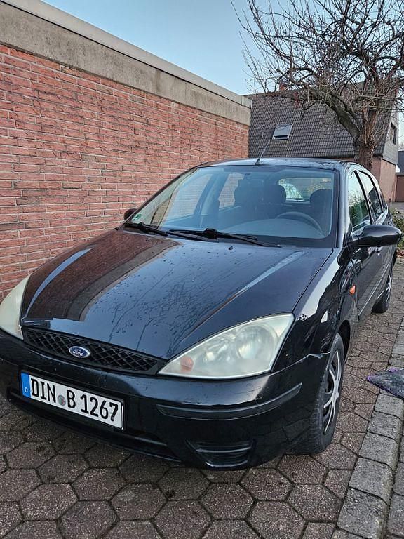 Schwarz Gebraucht 2003 Ford Focus Limousine | 900 € (Guter Preis) - Bild 1/4