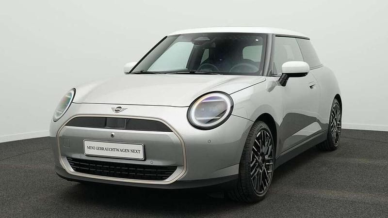 Gebraucht Mini Cooper Favoured 135 kW (184 PS) 2024 Grau Kleinwagen