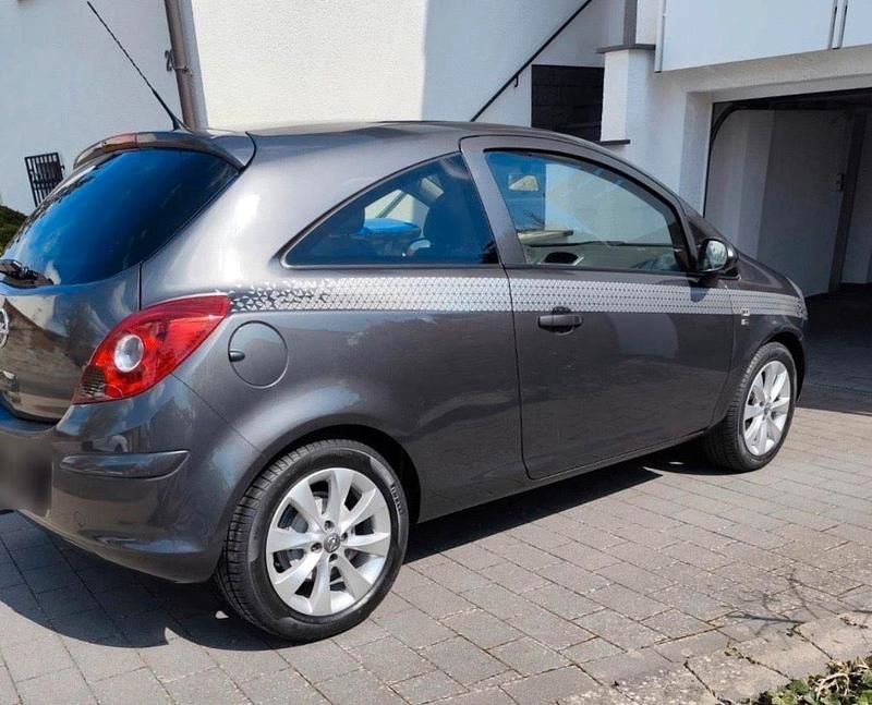 Gebraucht Opel Corsa Edition 87 PS (63 kW) 2012 Grau Kleinwagen