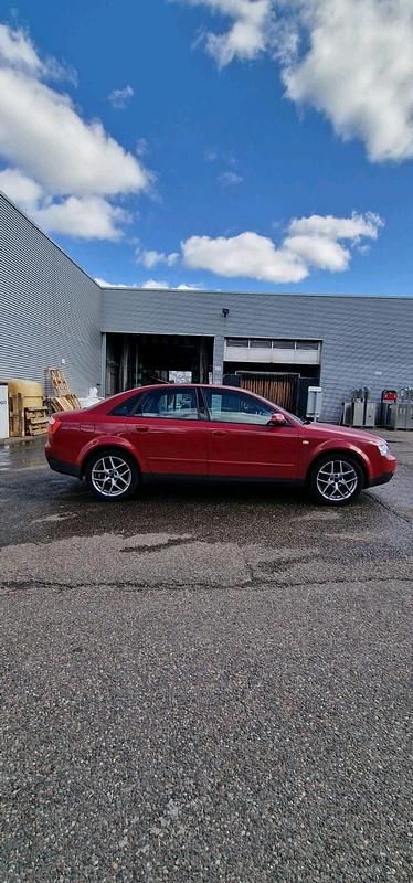Gebraucht Audi A4 105 PS (77 kW) 2001 Rot Limousine