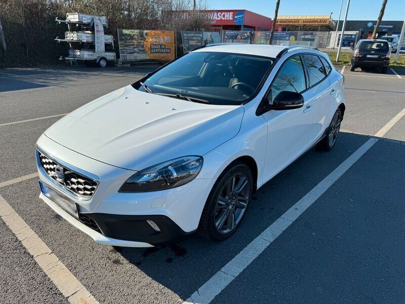 Weiß Gebraucht 2014 Volvo V40 CC Kombi | 11.999 € (Fairer Preis) - Bild 1/4