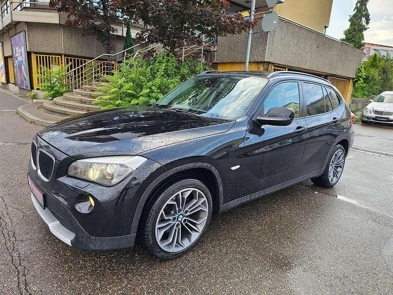 Schwarz Gebraucht 2011 BMW X1 SUV | 9.999 € (Fairer Preis) - Bild 1/4