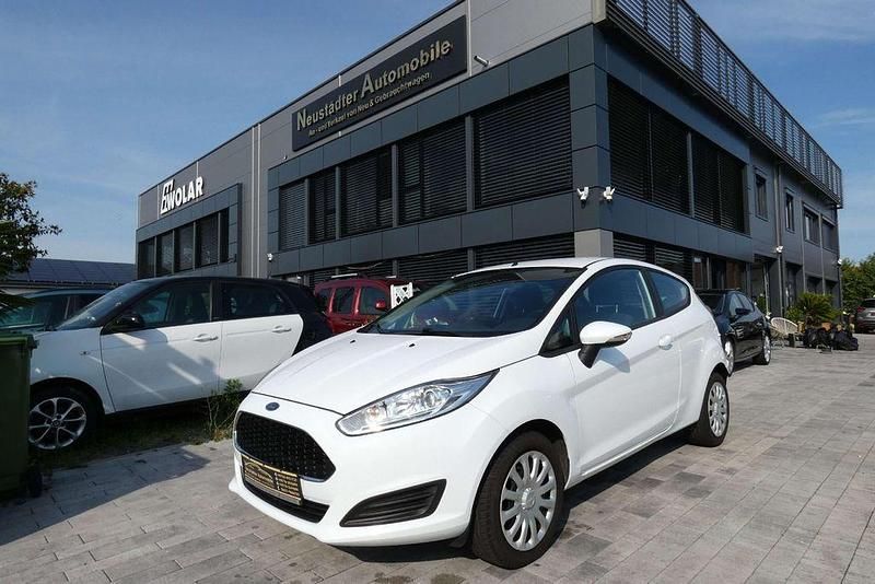 Weiß Gebraucht 2017 Ford Fiesta Trend Kleinwagen | 8.499 € (Guter Preis) - Bild 1/4