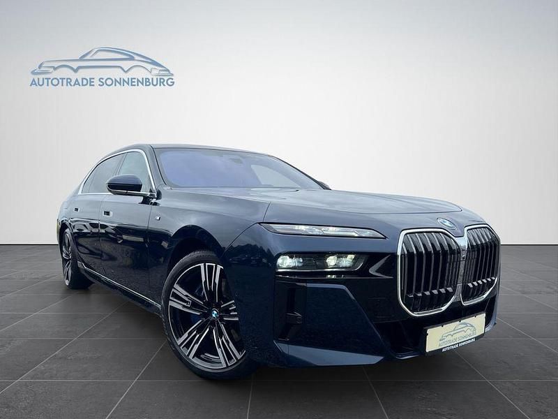 Blau Gebraucht 2023 BMW 740 M Sport Limousine | 93.490 € (Guter Preis) - Bild 1/4