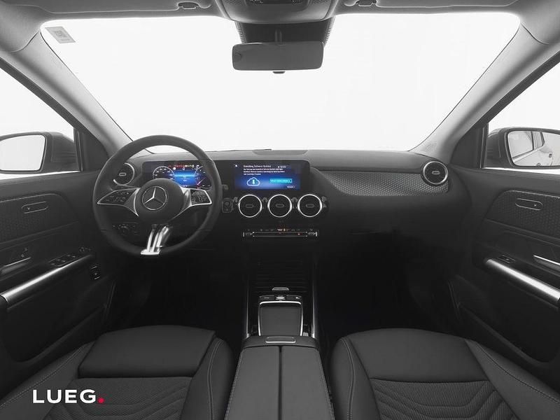 Gebraucht Mercedes GLA180 Progressive 136 PS (100 kW) 2024 Grau SUV