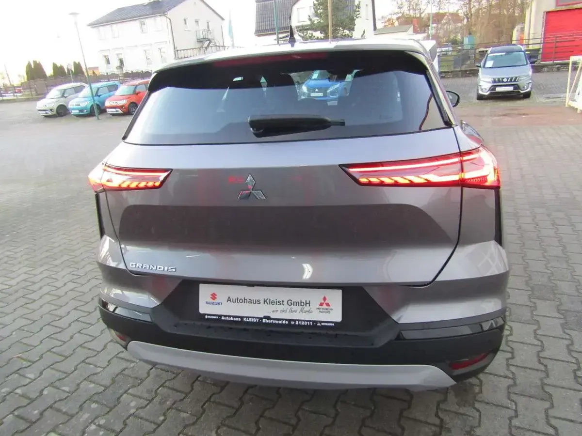 Gebraucht Mitsubishi Grandis Diamant Edition 141 PS (103 kW) 2026 Anthrazit grau SUV