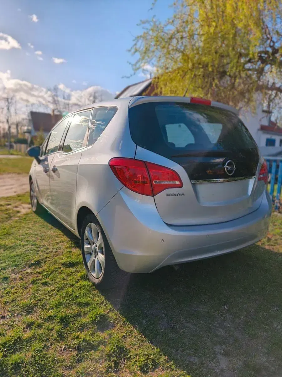 Używany Opel Meriva Active 120 KM (88 kW) 2013 Srebrny Minivan