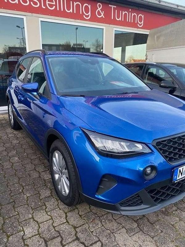 Neu Seat Arona 95 PS (69 kW) 2025 Saphirblau SUV