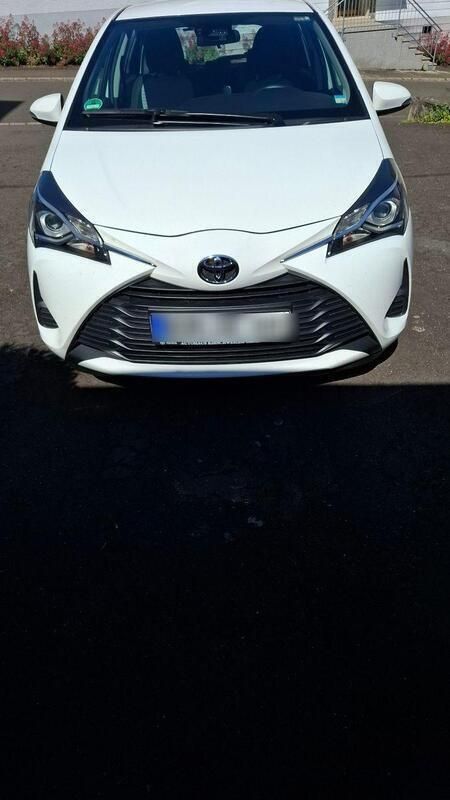 Weiß Gebraucht 2018 Toyota Yaris Kleinwagen | 9.900 € (Fairer Preis) - Bild 1/4