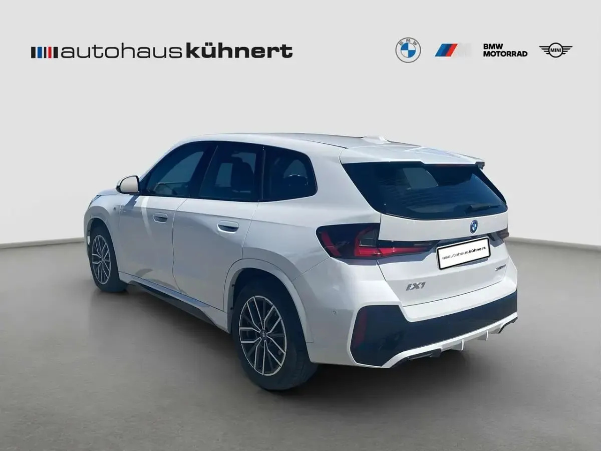 Gebraucht BMW iX1 M Sport 230 kW (313 PS) 2023 Weiß SUV