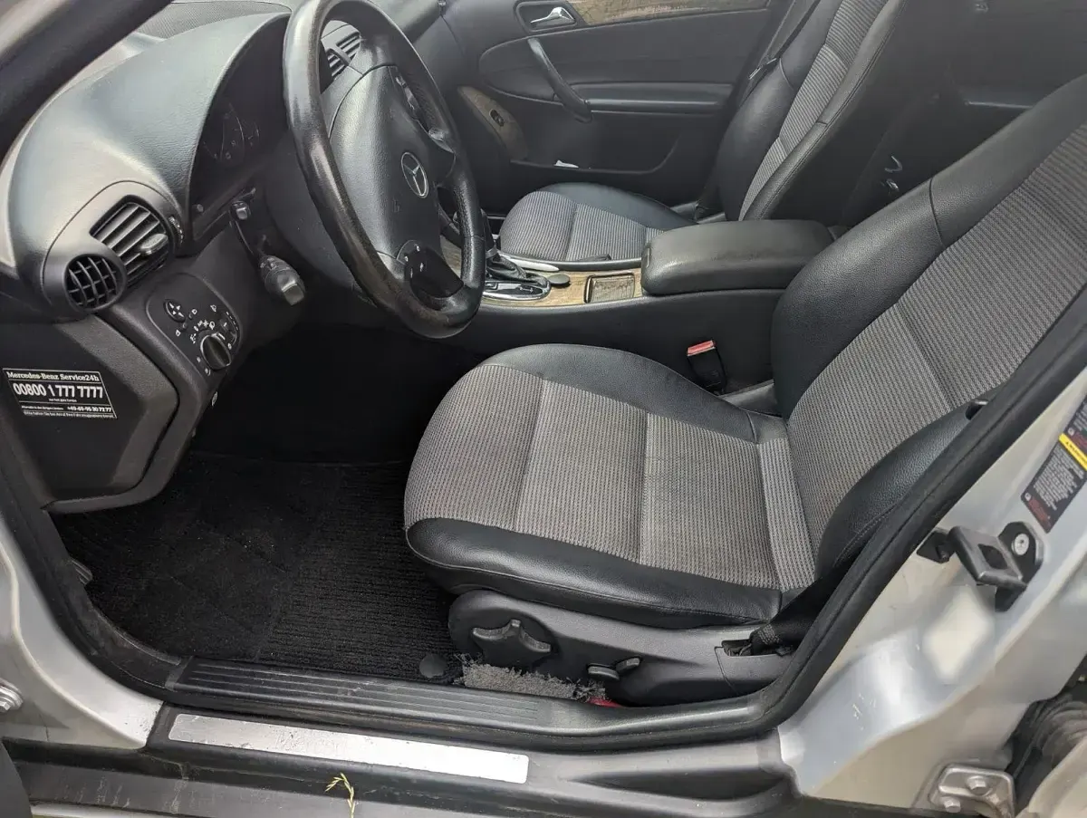 Gebraucht Mercedes 220 204 PS (150 kW) 2007 Silber Kombi