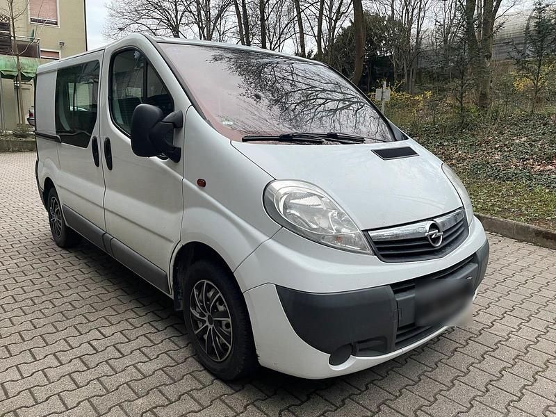 Gebraucht Opel Vivaro 114 PS (83 kW) 2007 Weiß Van / Kleinbus