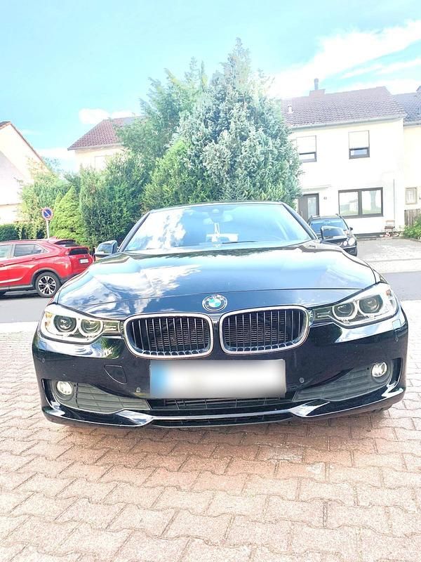 Gebraucht BMW 320 184 PS (135 kW) 2013 Schwarz Kombi