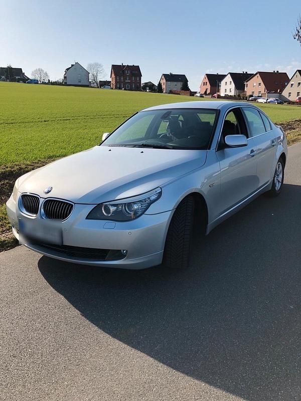Gebraucht BMW 525 218 PS (160 kW) 2009 Grau Limousine