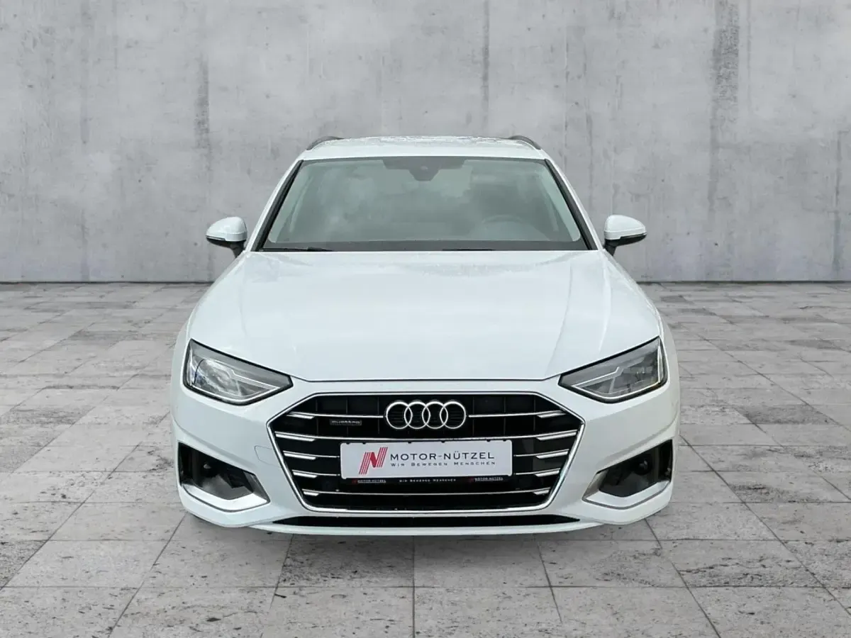 Gebraucht Audi A4 Advanced Plus 204 PS (150 kW) 2022 Weiß Kombi