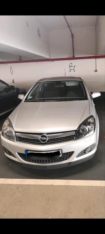 Gebraucht Opel Astra 125 PS (91 kW) 2008 Silber Kleinwagen
