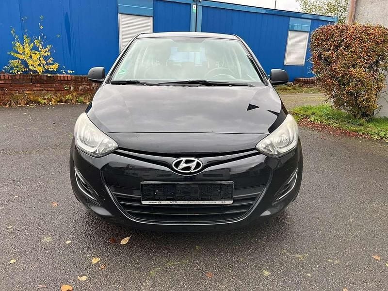 Stone gray Gebraucht 2012 Hyundai i40 Edition Kombi | 4.850 € (Superpreis) - Bild 1/4