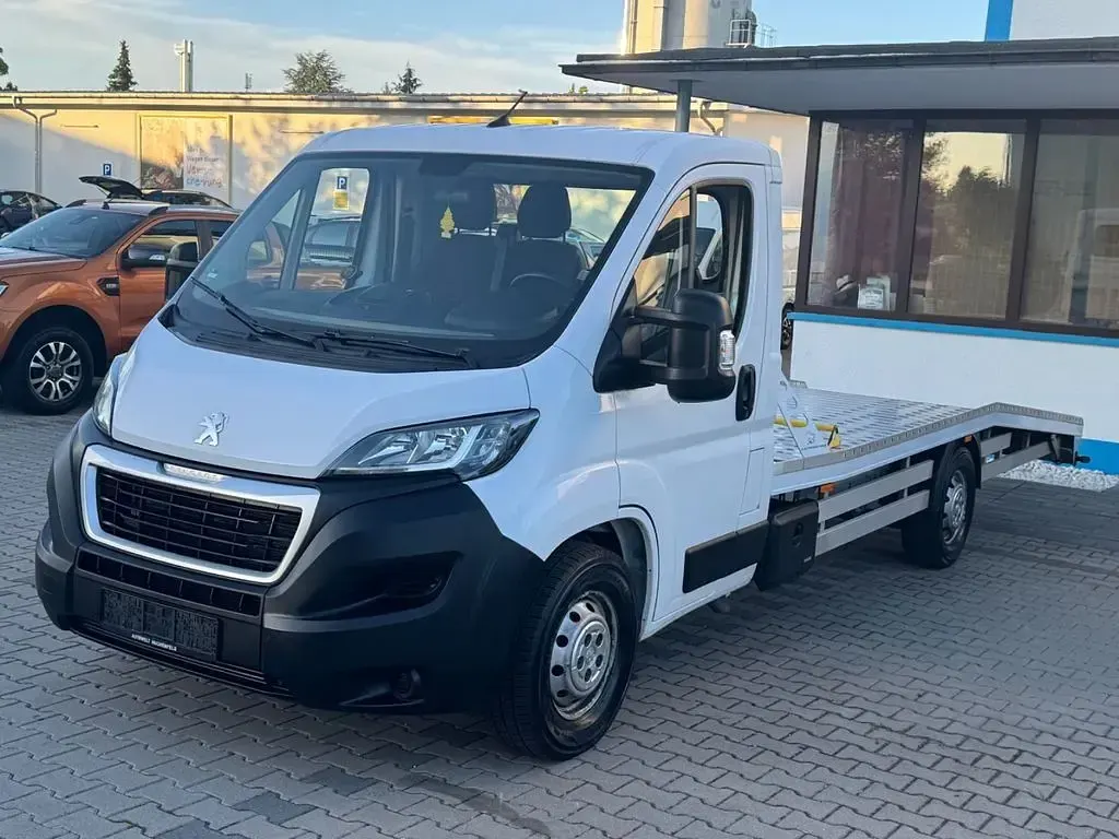 Gebraucht Peugeot Boxer 165 PS (121 kW) 2024 Weiß Van
