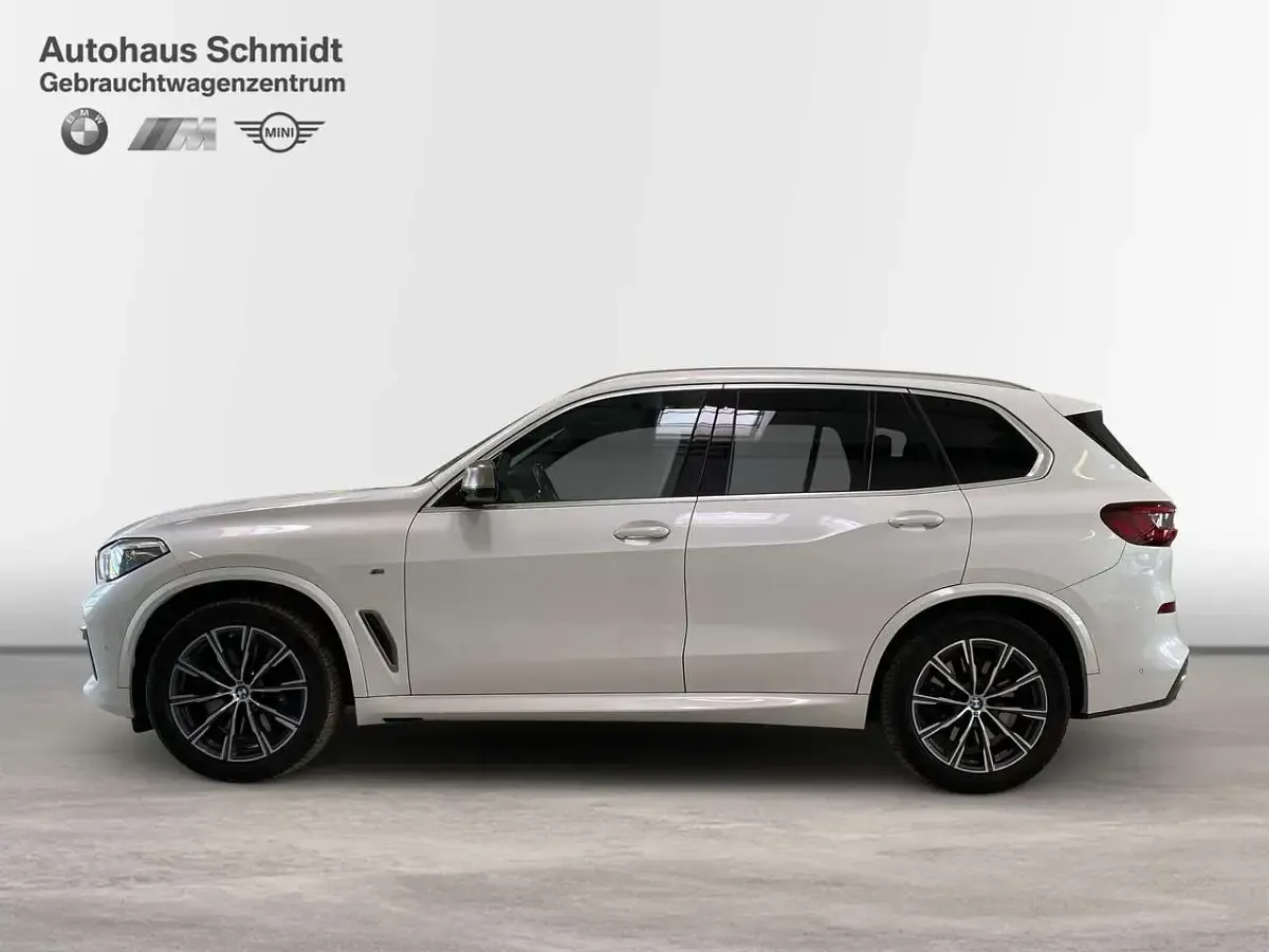 Gebraucht BMW X5 M M Sport 530 PS (389 kW) 2023 Mineralweiß (metallic) SUV