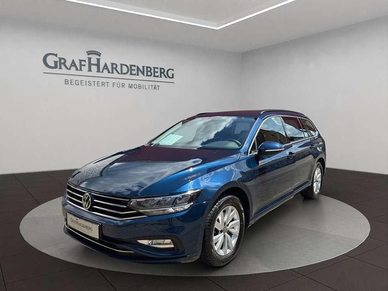 Blau Gebraucht 2022 VW Passat Business Kombi | 19.888 € (Guter Preis) - Bild 1/4
